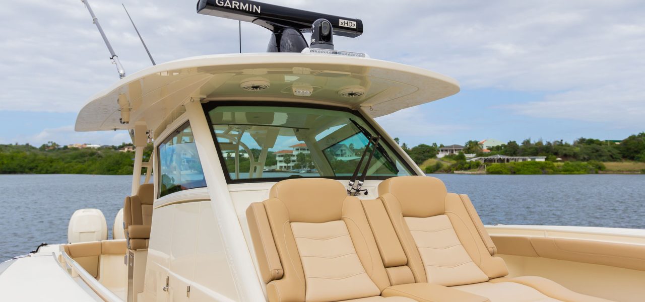 Bellezaos Cura Curacao - Front view of front passenger seats
