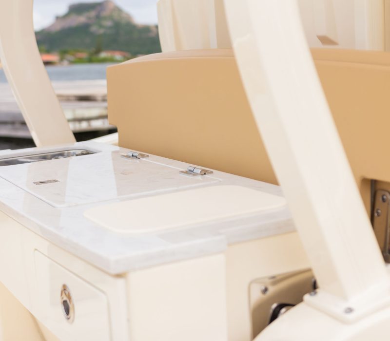 Bellezaos Cura Curacao - Upclose of back seat compartment