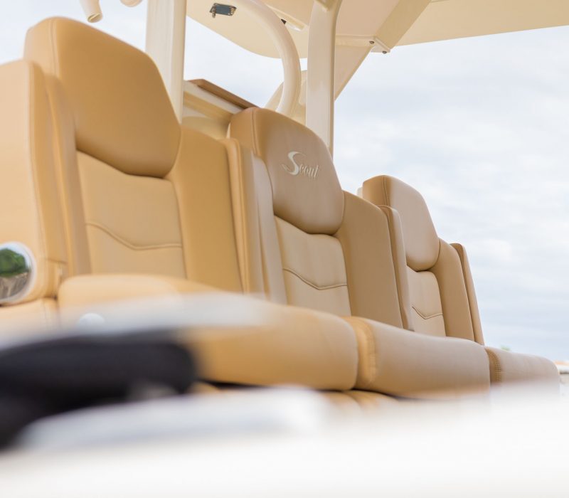 Bellezaos Cura Curacao - Upclose of boat driver seats